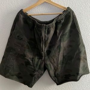 Supreme cutoff sweatshorts camo Xl